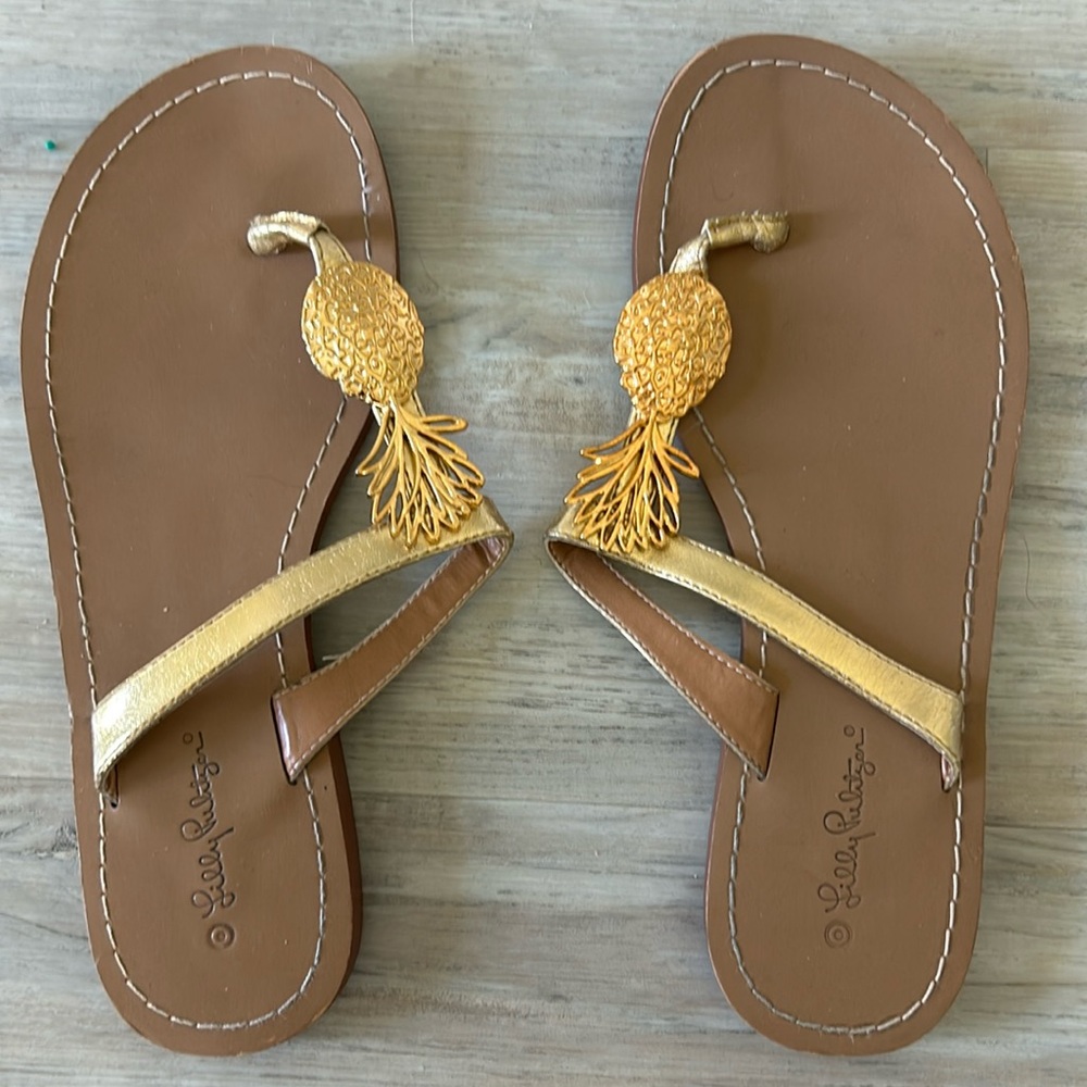 Lilly Pulitzer Target sandals. Size 8. Pineapples